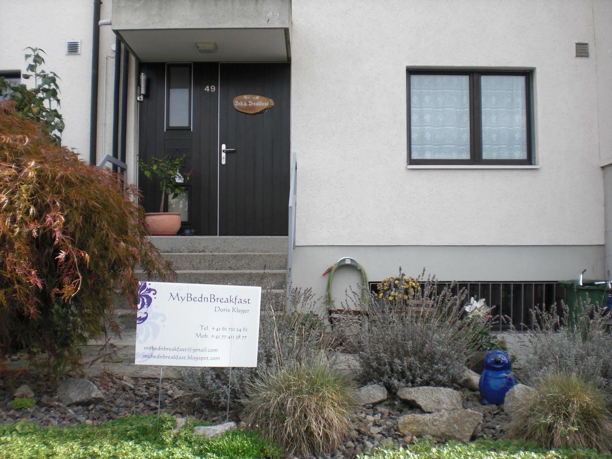 Mybednbreakfast In Bottmingen Bed & Breakfast Exterior photo